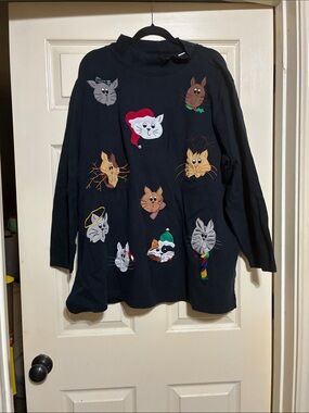 Bechamel Black Sweatshirt with Festive Cat Patch Motifs